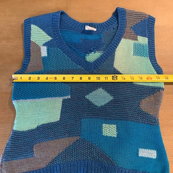 VINTAGE Neiman Marcus “Trophy Room” Blue and Gray Patterned Sweater Vest - Picture 6 of 6